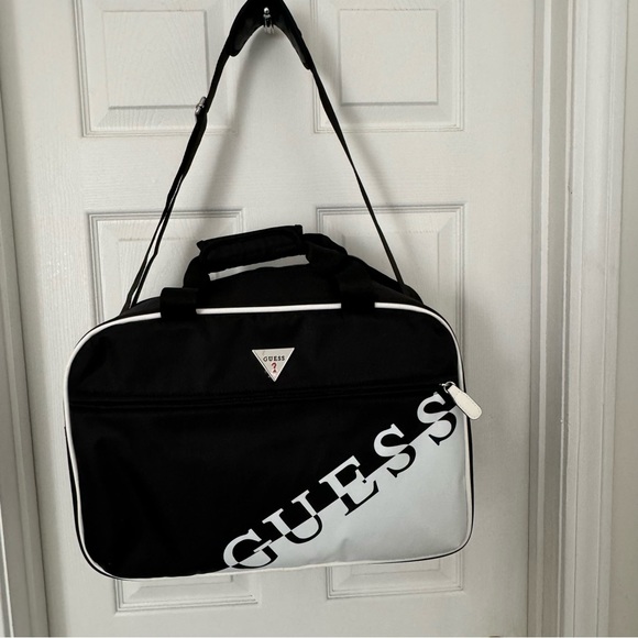 Guess sport/travel tote from KENNER TRAVEL collection - Picture 1 of 8